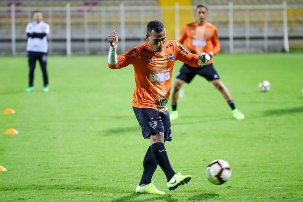 Atlético treinou na noite desta segunda-feira, véspera de jogo contra La Equidad-COL