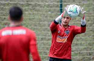 Veja fotos do treino do Atltico