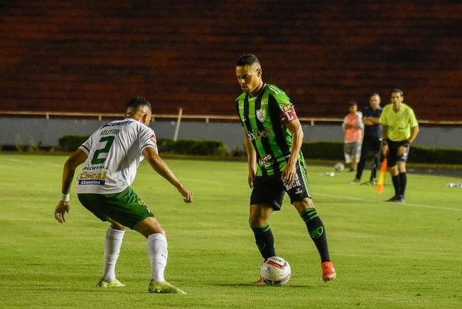 Amrica perdeu para o Uberlndia por 2 a 1