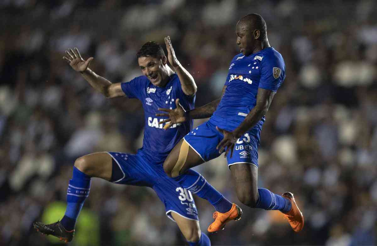 Cruzeiro goleou Vasco por 4 a 0 e causou a ira da torcida cruz-maltina em So Janurio