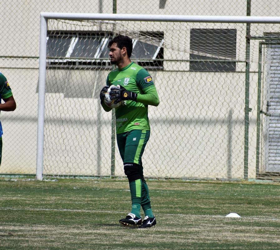 Dos dias 26 a 28 de janeiro, o Amrica realizou atividades totalmente voltadas ao confronto contra o Ava, pela 38 rodada da Srie B do Campeonato Brasileiro. Nesta sexta-feira (29), s 21h30, Coelho e Leo da Ilha se enfrentam no Independncia, em Belo Horizonte. A partida pode selar um indito tricampeonato do Amrica, que se isolaria como maior vencedor da competio. Alm disso, o elenco almeja a conquista para coroar uma temporada histrica, em que o clube foi semifinalista da Copa do Brasil.