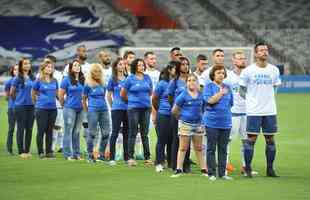 Mulheres foram homenageadas no Mineiro antes de jogo entre Cruzeiro e URT (Juarez Rodrigues/EM D.A Press)