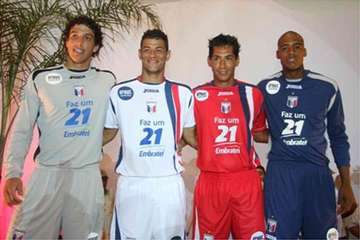 Jaílson (goleiro) - disputou sete edições da Série B. De 95 partidas, 65 foram pelo Guaratinguetá, em 2010 e 2011. Também defendeu Ituano, Juventude e Ceará.