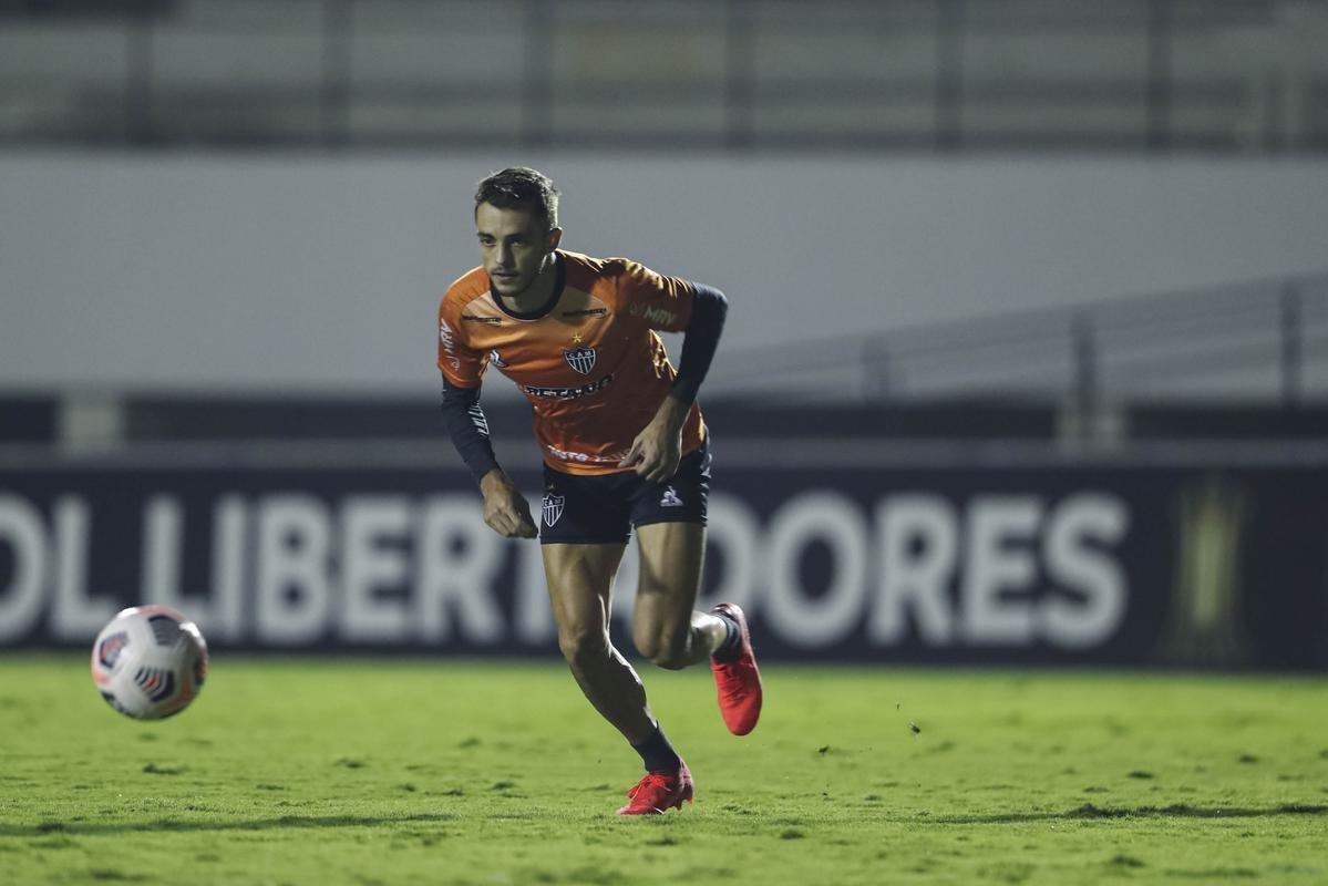 Tcnico Cuca comandou atividade do Atltico no CT da Conmebol no Paraguai 