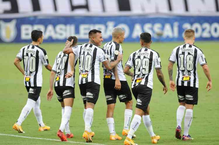 Atlético vence Fortaleza e assume vice-liderança provisória do Brasileiro -  Superesportes