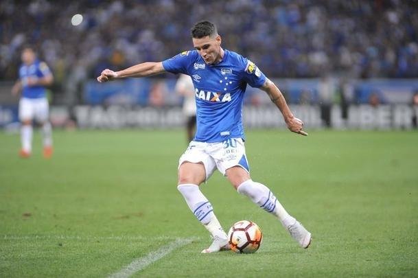 Fotos do primeiro tempo do duelo entre Cruzeiro e Flamengo, no Mineiro, pelas oitavas de final da Libertadores
