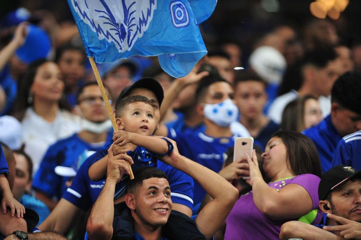 Fotos da partida entre Cruzeiro e Brusque, no Mineiro, em BH, pela 35 rodada da Srie B do Brasileiro
