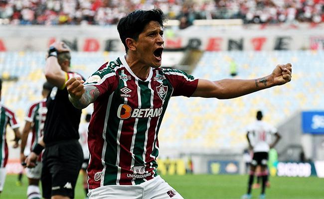 Germn Cano vibrando com um dos trs gols no Maracan