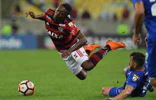 Fotos da vitria do Cruzeiro sobre o Flamengo por 2 a 0, nesta quarta-feira, no Maracan. Gols de Arrascaeta e Thiago Neves garantiram ao time celeste vantagem nas oitavas de final da Copa Libertadores