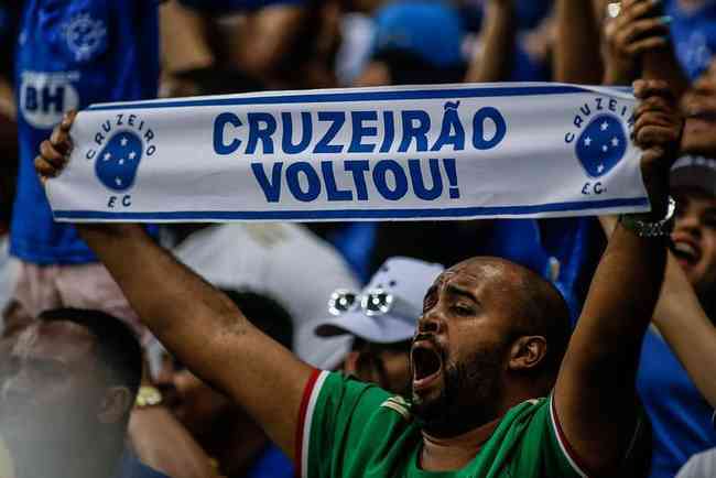 5. Cruzeiro 1 x 0 Operário - 52,751 fans, in Mineirão, for the 29th round of Serie B;  Income of BRL 1,930,442.00