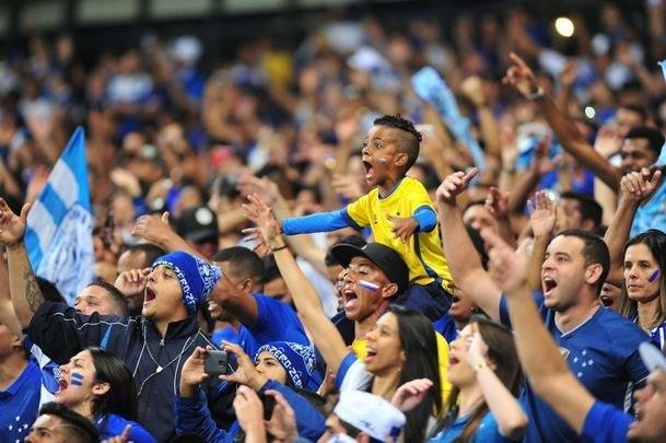 Torcida cruzeirense encheu o Mineiro em deciso com Flamengo na Copa Libertadores