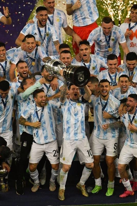 Argentina conquistou 15 ttiulo da Copa Amrica ao vencer o Brasil por 1 a 0, neste sbado, no Maracan. nico gol foi marcado por Di Mara, eleito o destaque da deciso. J o astro Lionel Messi ganhou o prmio de craque da competio.
