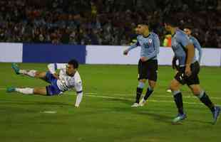 Arrascaeta, do Cruzeiro, marcou primeiro gol do Uruguai em vitria sobre Uzbequisto, em Montevidu
