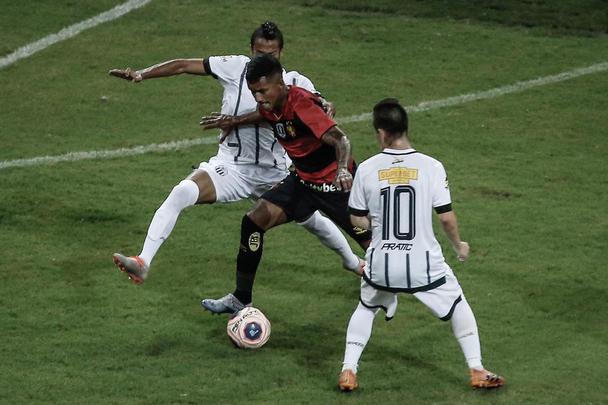 Equipes se enfrentaram na Arena pela terceira rodada do Campeonato Pernambucano