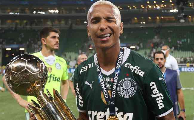 Deyverson conquistou a Recopa Sul-Americana com o Palmeiras nessa quarta-feira
