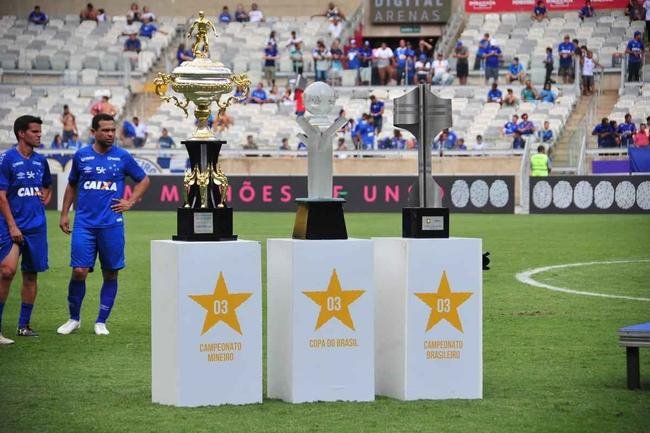 Cruzeiro: time campeo da Trplice Coroa de 2003 venceu equipe de masters por 2 a 1, neste domingo, em jogo festivo realizado no Mineiro