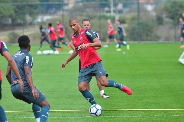 Lucas Cândido: volante de 24 anos conviveu com lesões ao longo da temporada e fez apenas oito jogos este ano, dois como titular. Nesse período, levou um cartão amarelo e um vermelho.