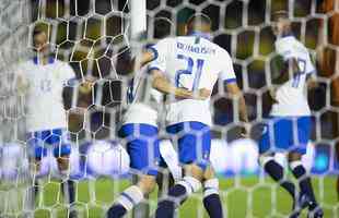 Seleo venceu com dois gols de Coutinho e um de Everton Cebolinha