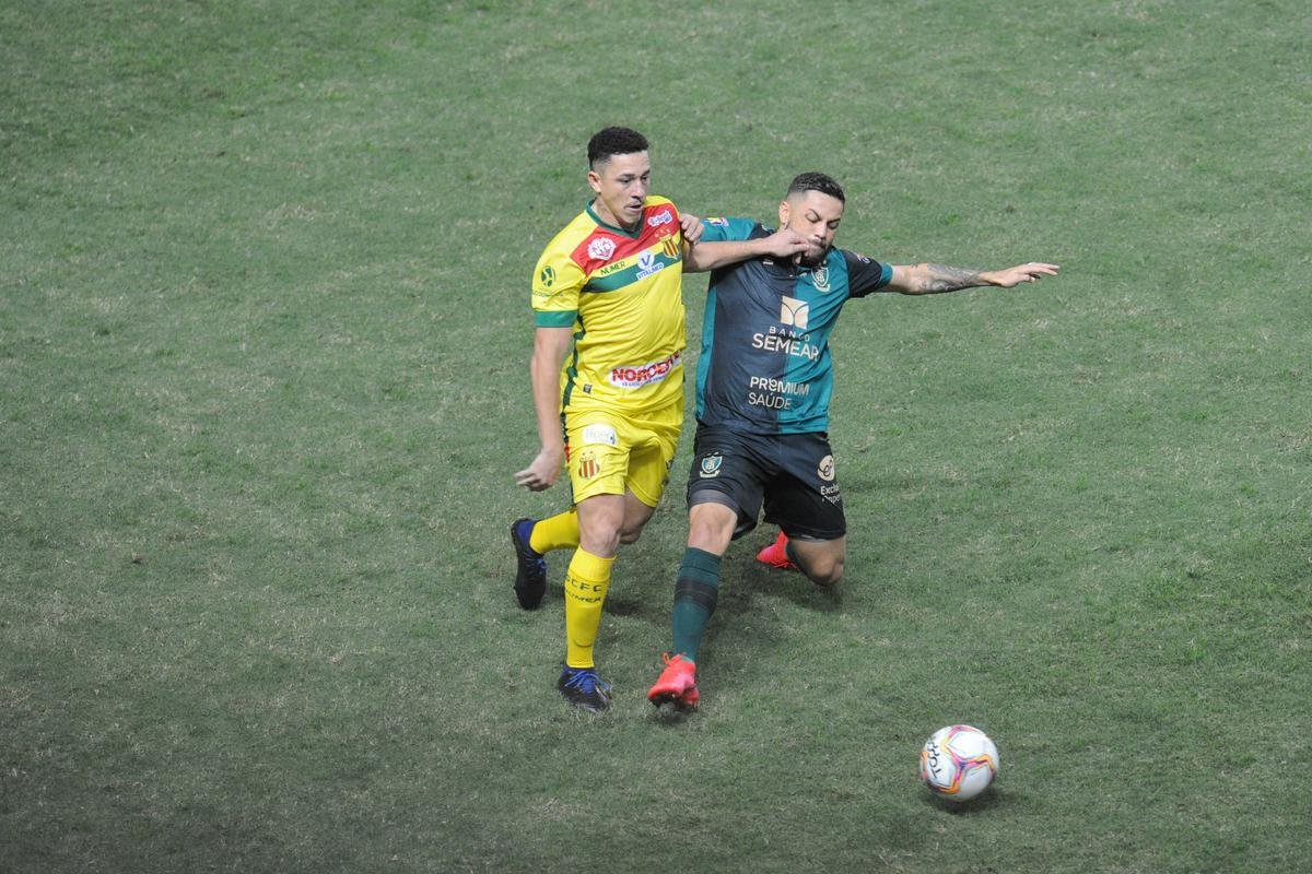 Fotos do jogo entre Amrica e Sampaio Corra, no Independncia, em Belo Horizonte, pela 27 rodada da Srie B do Campeonato Brasileiro