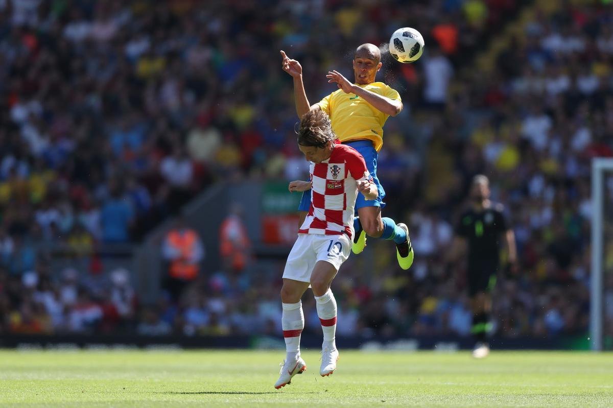 Seleo Brasileira venceu a Crocia por 2 a 0, com gols de Neymar e Roberto Firmino