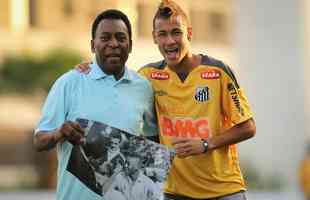 13/6/2011 - Pel em visita a Neymar, ento jogador do Santos