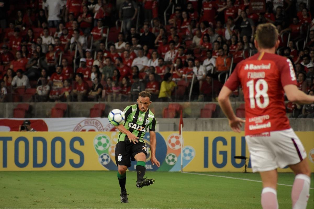 Amrica enfrentou o Internacional, no Beira-Rio, em Porto Alegre, pela 34 rodada do Brasileiro