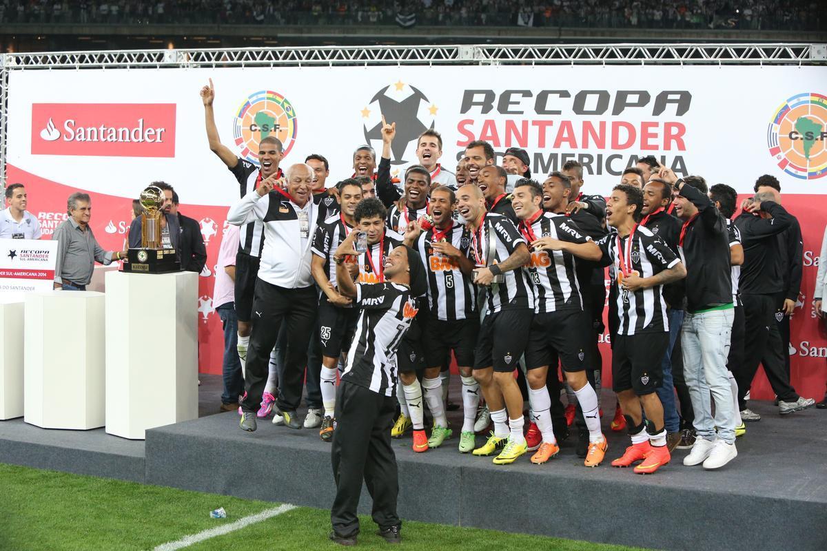 Ronaldinho pode ter feito, contra o Lans, na despedida da Recopa, o seu ltimo jogo pelo Atltico