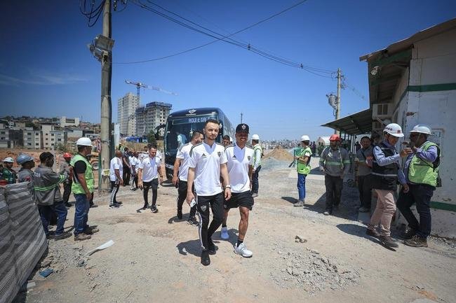 Na manh deste sbado (24/9), jogadores, comisso tcnica e diretoria do Atltico visitaram as obras da Arena MRV, futura casa do Galo.