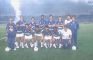 Clio Gacho (Celio Benedet Spricigo), no alto, ao lado do goleiro Paulo Csar Borges, jogou no Cruzeiro em 1991 e 1992. Na conquista da Supercopa de 1991, ele atuou como lateral-esquerdo titular, enquanto Nonato foi o lateral-direito. Atuou tambm como zagueiro e volante ao longo de sua carreira.