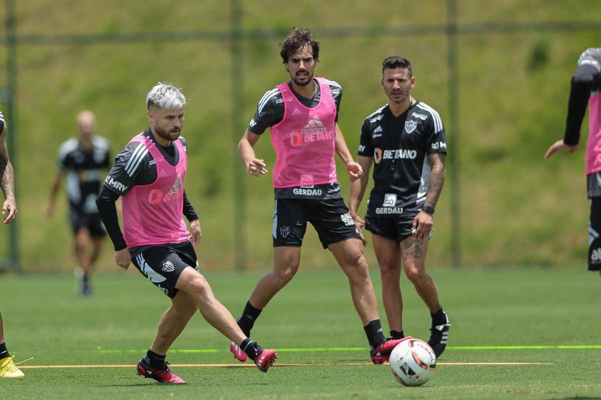 Atltico teve um dia de folga aps o empate com o Cruzeiro no clssico. Elenco de Coudet retomou atividades na Cidade do Galo na tarde desta quarta-feira (15/2).