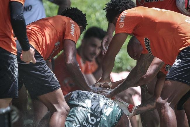 Atl�tico segue prepara��o para o cl�ssico; veja fotos