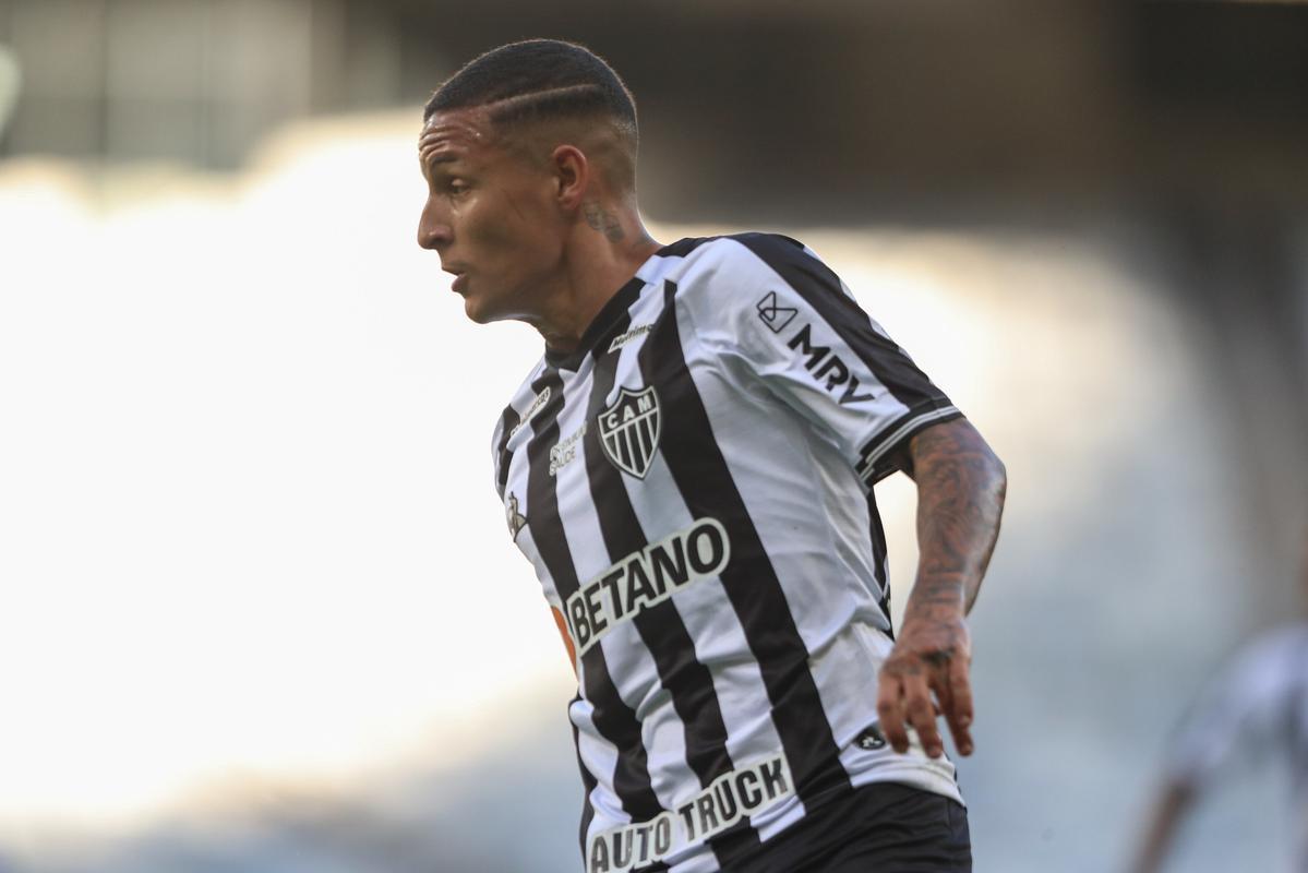 Fotos do clássico do centenário, entre Cruzeiro e Atlético, no Mineirão, em Belo Horizonte, pela nona rodada do Campeonato Mineiro