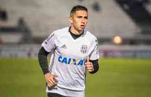 Danilo Barcelos - contratado depois de se destacar pelo Amrica, Danilo Barcelos teve atuaes de destaque e foi elogiado pelo tcnico Roger Machado no incio de sua passagem pela Cidade do Galo. Na sequncia, foi perdendo espao at ser emprestado para a Ponte Preta. Em Campinas, foi um dos mais regulares e quase conseguiu salvar a Macaca do rebaixamento. Volta de emprstimo a pedido de Oswaldo de Oliveira.