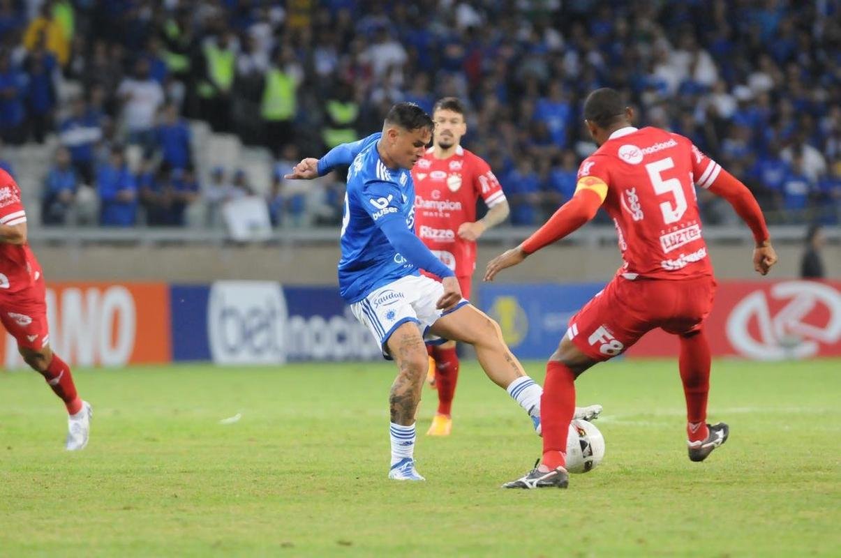 Fotos do jogo entre Cruzeiro e Vila Nova, no Mineiro, pela 15 rodada da Srie B