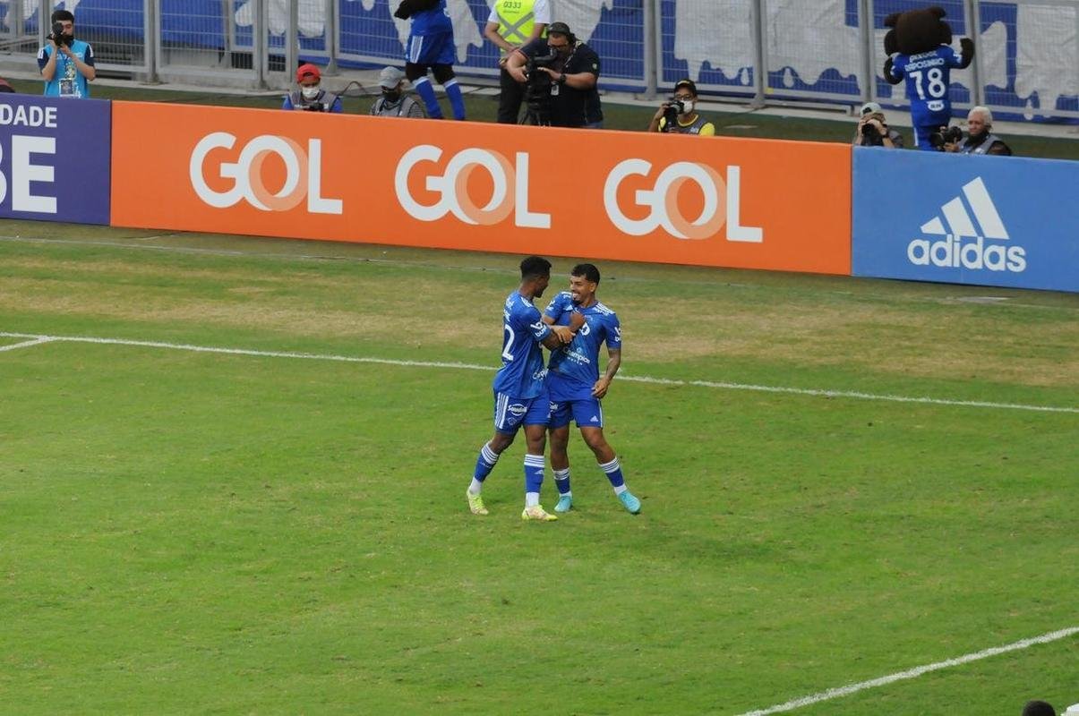 Fotos do jogo entre Cruzeiro e Ponte Preta, no Mineiro, em Belo Horizonte, pela 13 rodada da Srie B do Brasileiro