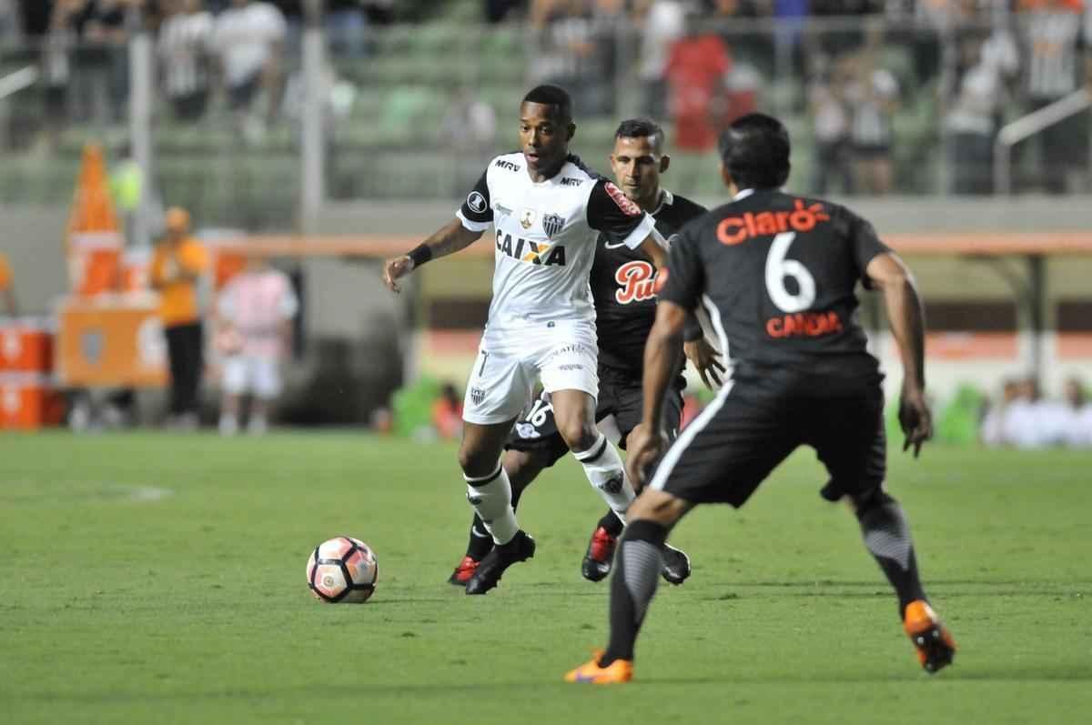Imagens do duelo entre Atltico e Libertad-PAR, no Independncia, pela Copa Libertadores