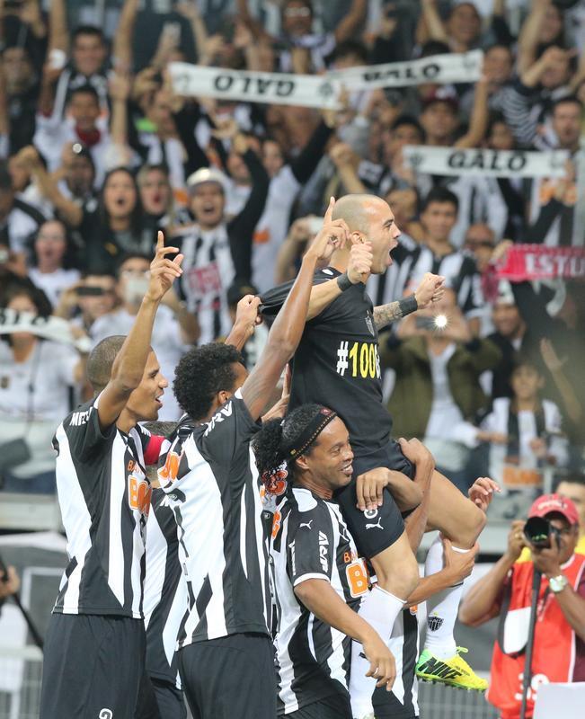 Ronaldinho pode ter feito, contra o Lans, na despedida da Recopa, o seu ltimo jogo pelo Atltico