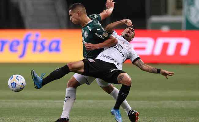 Palmeiras e Corinthians empatam em clássico pelo Brasileiro