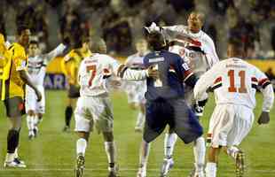 2005 - Na semifinal, o So Paulo venceu o Al-Ittihad, da Arbia Saudita, por 3 a 2. O Tricolor foi o campeo do torneio disputado no Japo