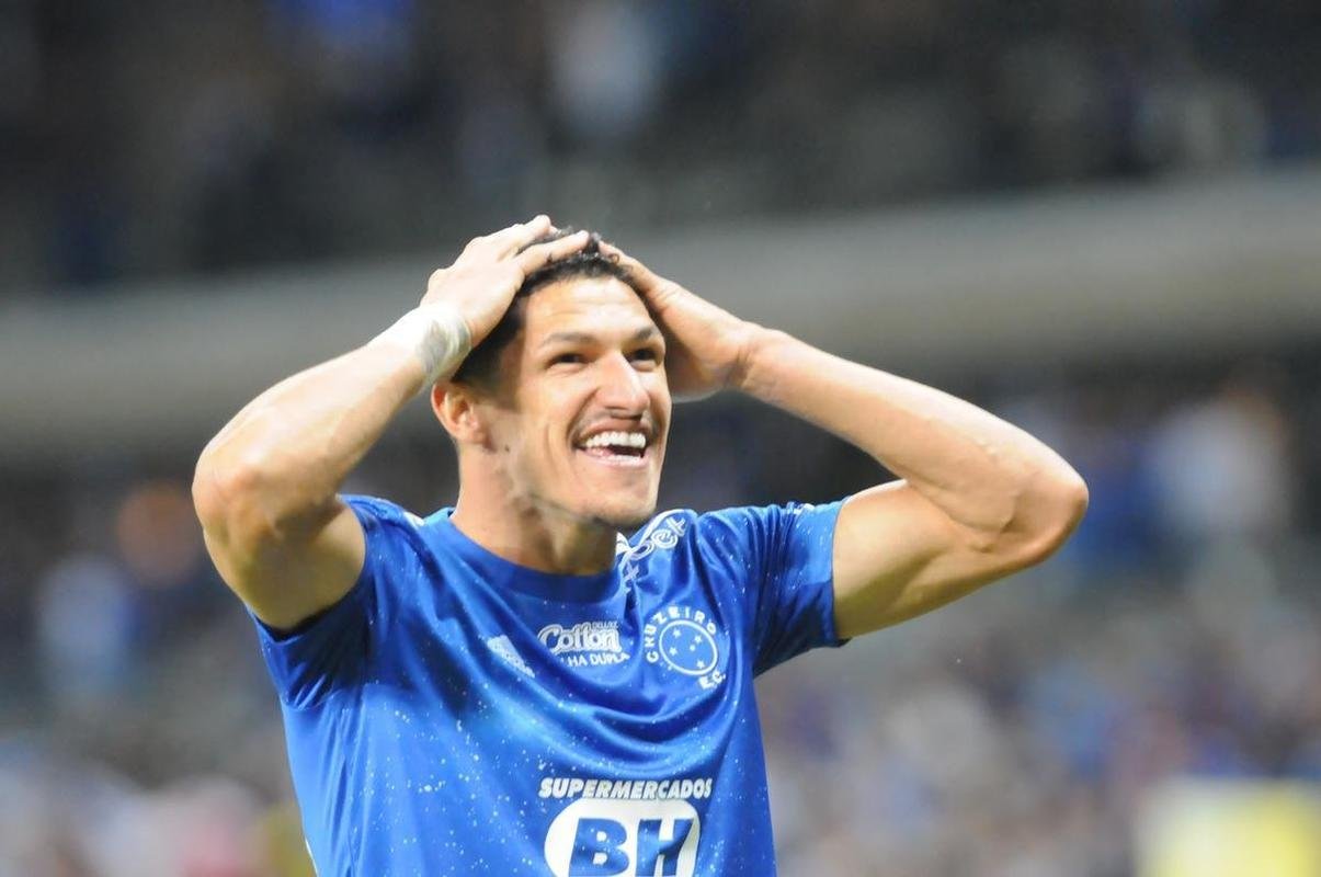 Fotos do jogo entre Cruzeiro e Vila Nova, no Mineiro, pela 15 rodada da Srie B