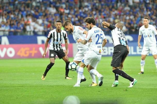 Imagens da torcida e da partida entre Cruzeiro e Santos, no Mineiro