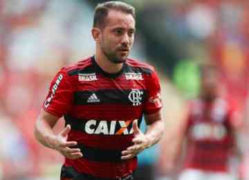 Flamengo venceu o Sporting Cristal por 2 a 0, em Lima, mas desempenho ficou abaixo do espero
