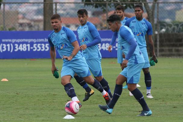 Imagens do treino do Cruzeiro nesta segunda-feira, 19 de fevereiro, na Toca da Raposa II
