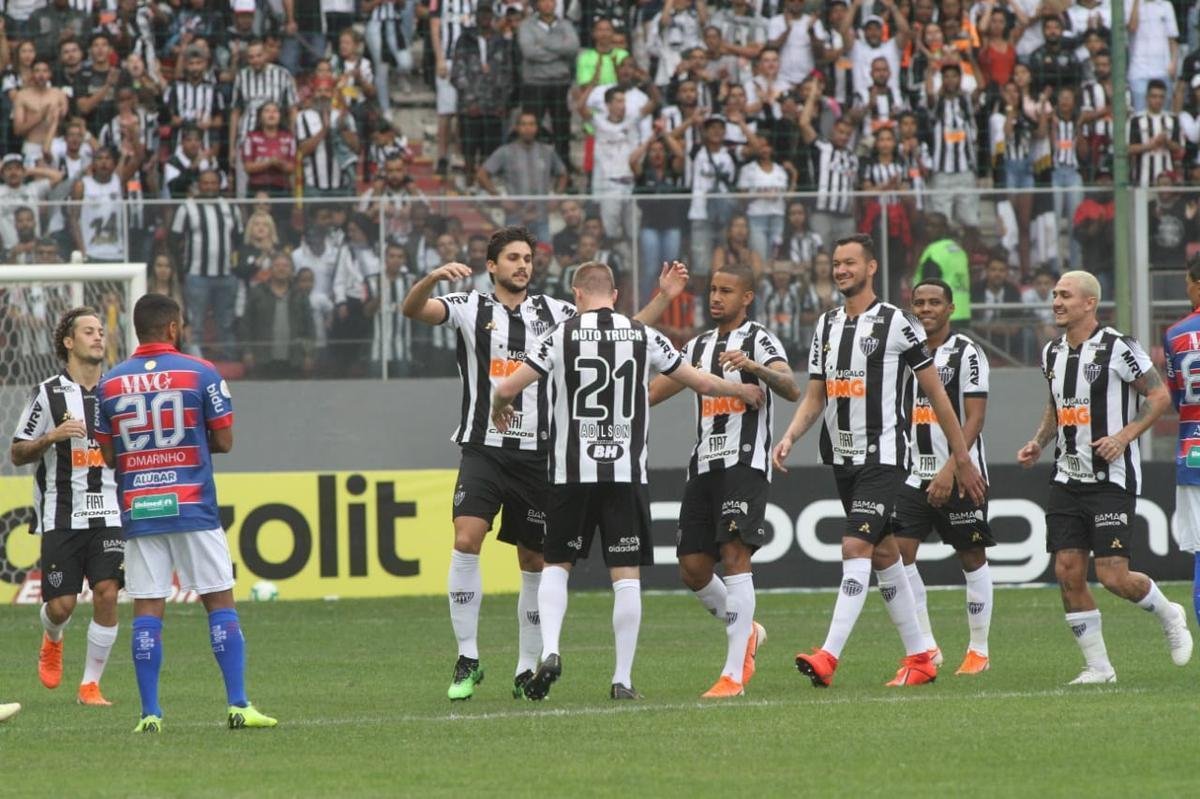 Ex-atleta deu o pontap inicial para o duelo contra o Fortaleza