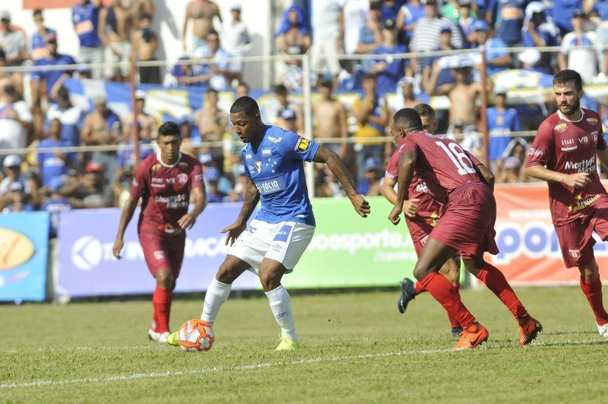 Cruzeiro abriu 2 a 1 no primeiro tempo, com gols de Raniel e Robinho; Alemo descontou para o Guarani