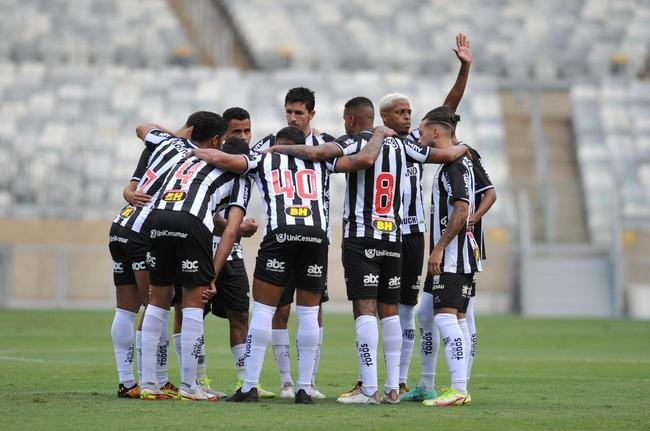 Fotos do jogo de ida da semifinal do Campeonato Mineiro, entre Caldense e Atltico, no Mineiro, em Belo Horizonte
