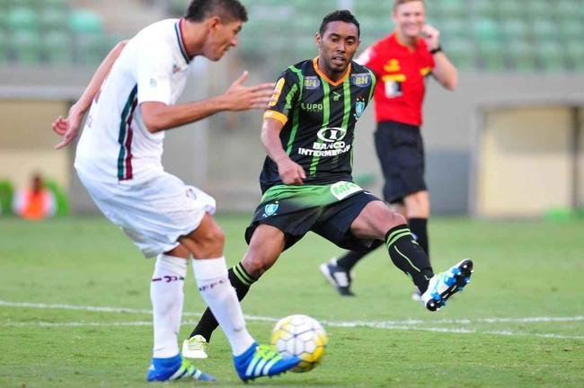 Imagens do jogo entre Amrica e Fluminense no Independncia