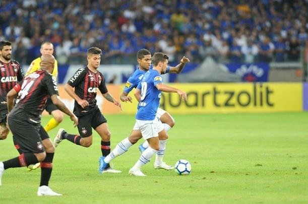 Cruzeiro conseguiu marcar no segundo tempo, com Arrascaeta, mas sofreu empate no fim com Bergson