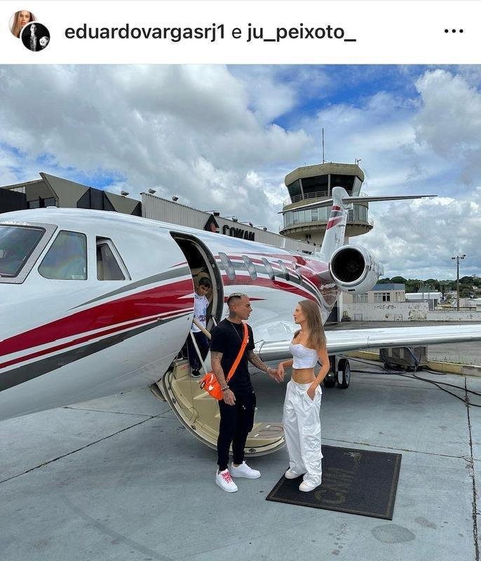 Atacante chileno Eduardo Vargas aproveitou o recesso para viajar de jato  Ilha de So Bartolomeu, no Caribe.