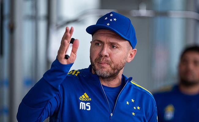 Mozart não terá muito tempo para escolher formação do Cruzeiro
